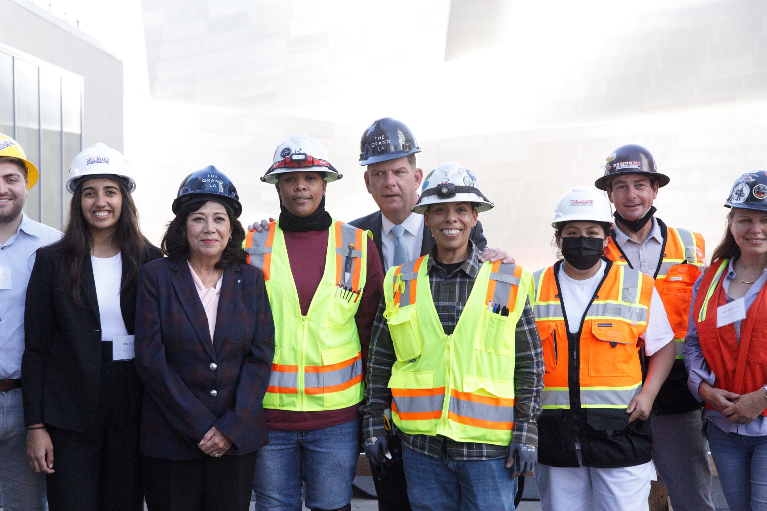 Secretary Marty Walsh with apprentices in Los Angeles. 