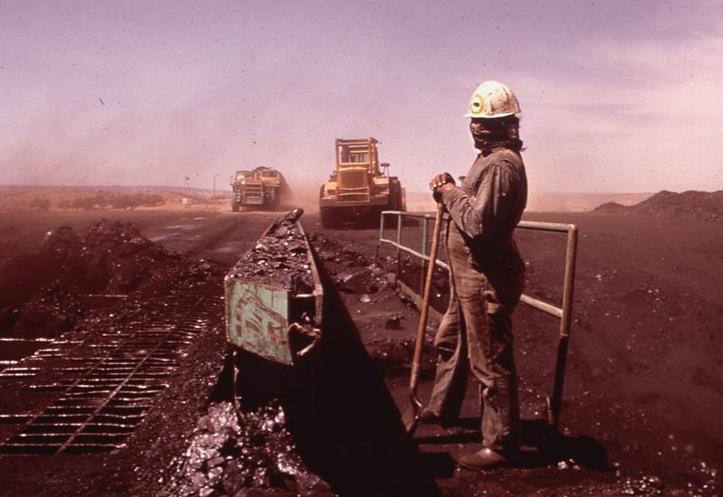 Mineros Navajos de uranio en la mina Rico en 1953. 
