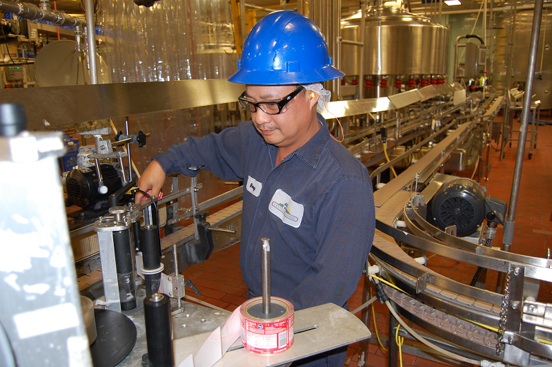 Hoang Phan working at Kroger Manufacturing Hoang Phan working at Kroger Manufacturing