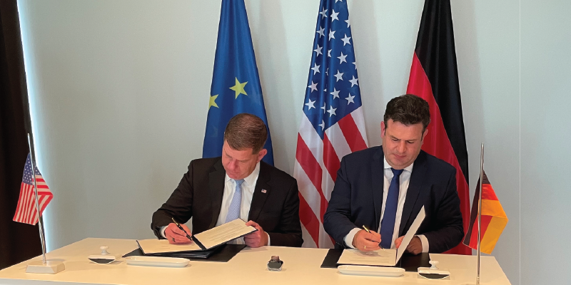 Secretary Walsh and Hubertus Heil during the signing of the joint declaration of intent between the US and Germany