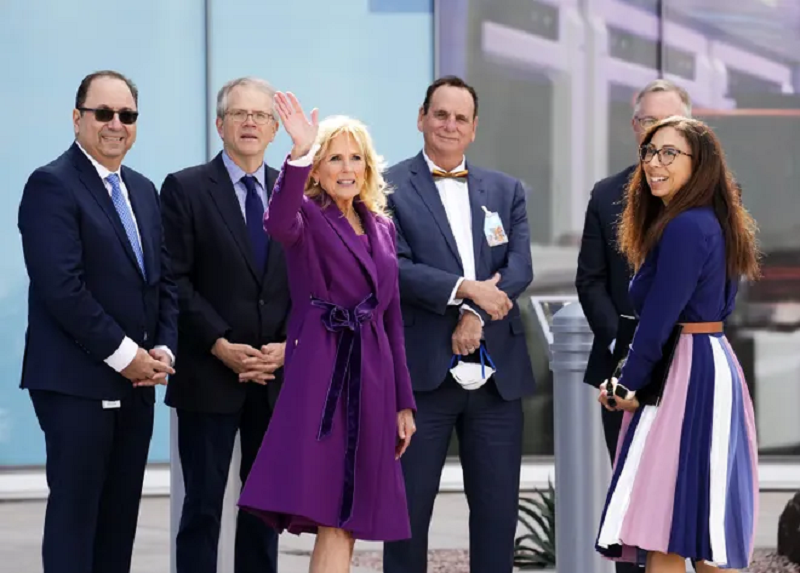 First Lady of the United States meeting with a group. 