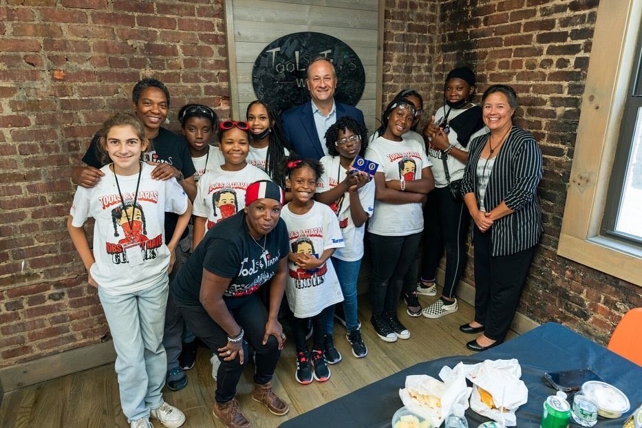 Second Gentleman Doug Emhoff and Women’s Bureau Director Wendy Chun-Hoon recently visited Tools & Tiaras, a summer camp where girls explore occupations still considered non-traditional for women.