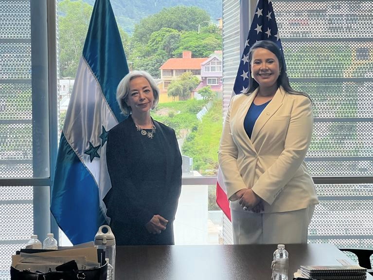 Thea Lee with Honduran Minister of Labor.